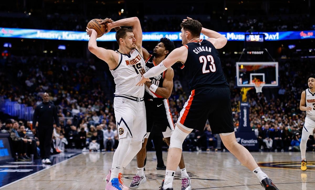 开云体育官网-独行侠带队取胜！，浓眉哥重要时刻反败为胜上演精彩一战(湖人谁罚球最多)