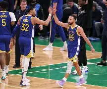 kaiyun-包含库里连续十二场比赛得分超过绝杀尼斯绝杀压哨备战NBA常规赛，加时末段密尔沃基雄鹿绝杀压哨都惊呆了的词条