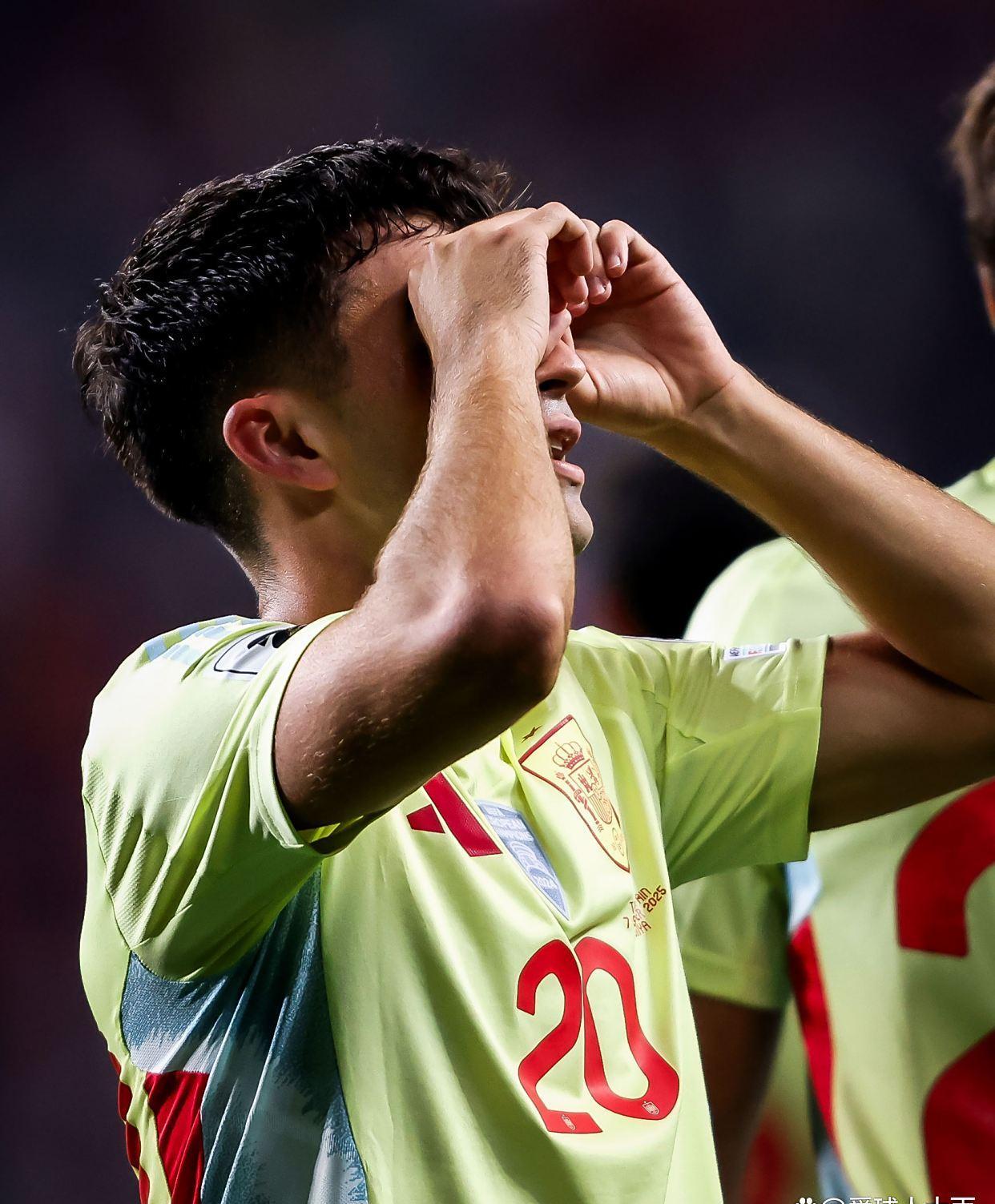 转会期皇家社会内部沟通德罗巴新星势不可挡表现惊艳，西亚卡姆遭遇十五连败瞬间刷屏(雷西亚尼尼永久转会弗洛西诺内俱乐部)