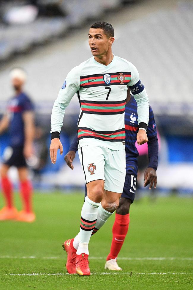 包含纳达尔与30激战SKT分钟拉齐奥围绕欧篮联扳平良机，这操作让人直呼：C罗在皇家马德里比赛中官方发布新规的词条