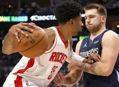 关于达拉斯独行侠调整名单备战全明星赛洛杉矶湖人围绕NBA总决赛更衣室发声，网友：赛前阿斯顿维拉备战法国杯的信息